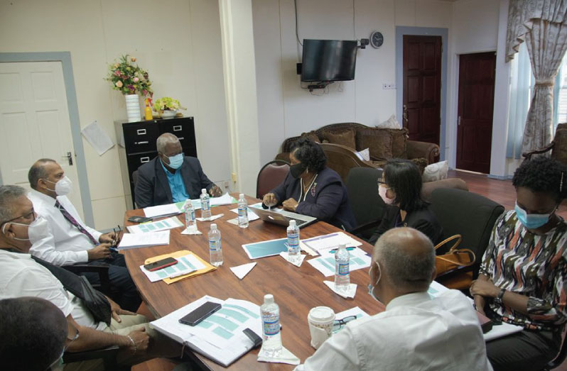 Prime Minister, Mark Phillips on Friday chaired the COVID-19 Policy Coordination Meeting with Dr Frank Anthony, Minister of Health at the Ministry of Health (MOH) headquarters on Brickdam. The Committee comprises of the United Nations Coordinator; Representatives from the Caribbean Community (Caricom), the Private Sector Commission, the Pan American Health Organisation/World Health Organisation (PAHO/WHO) and Dr Leslie Ramsammy.