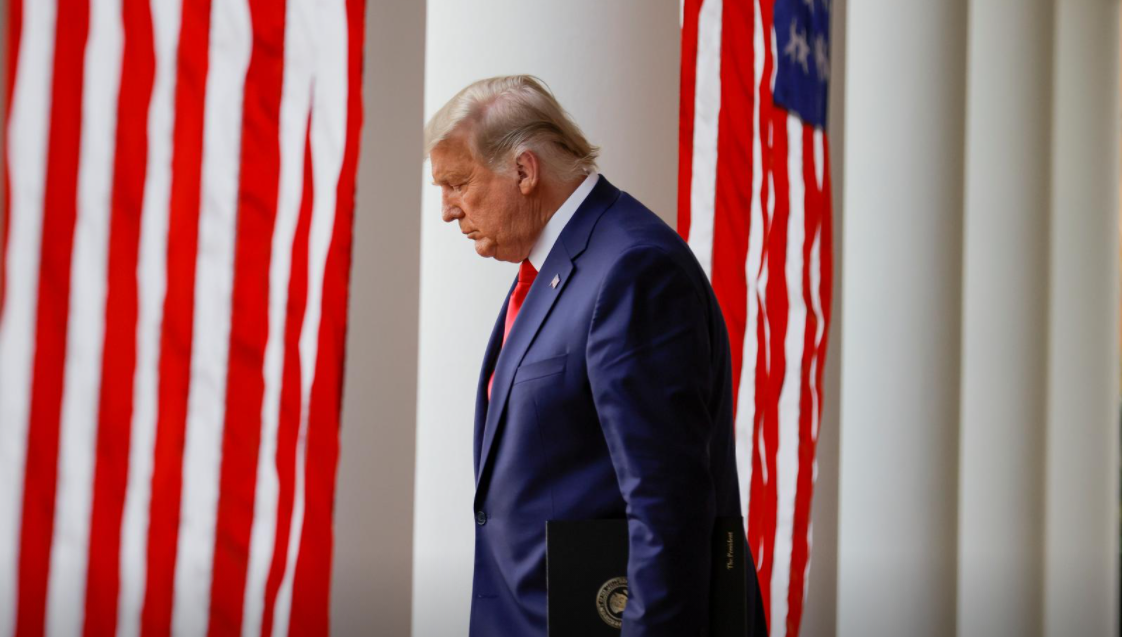 File photo: U.S. President Donald Trump walks down the West Wing colonnade from the Oval Office to the Rose Garden to deliver an update on the so-called “Operation Warp Speed” program. November 13, 2020 (Reuters/ Carlos Barria)
