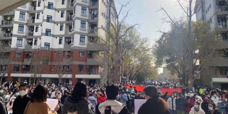 Hundreds of students at Tsinghua University in Beijing gathered on Sunday to protest against zero-Covid and censorship.