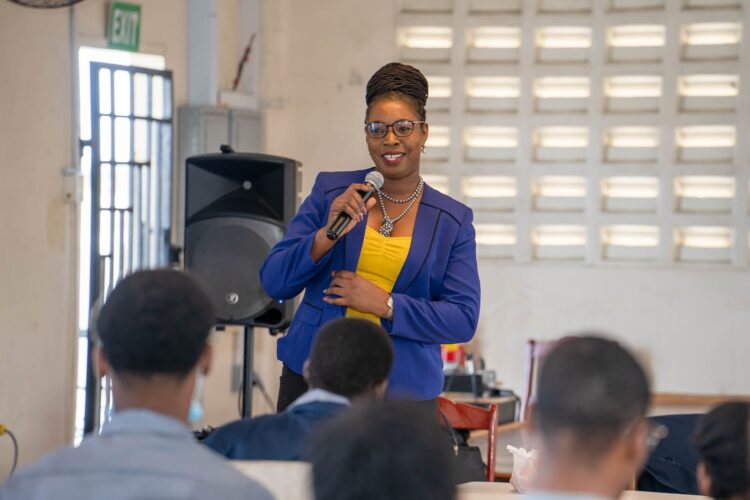 SBM Offshore’s Human Resources Manager, Onecia Johnson encouraging students to utilise the information provided
