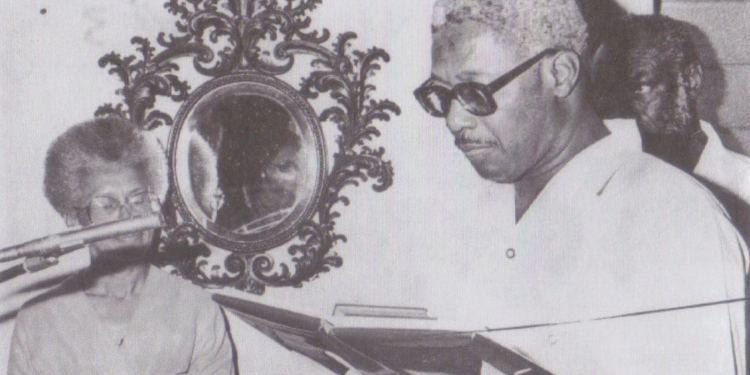 Desmond Hoyte being sworn in as President on 6 August 1985 after the death of President Forbes Burnham 