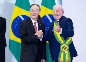 At the invitation of the Brazilian government, Chinese President Xi Jinping's Special Representative Vice President Wang Qishan attends the inauguration ceremony of Brazil's new President Luiz Inacio Lula da Silva in Brasilia, capital of Brazil, on January 1 (XINHUA)