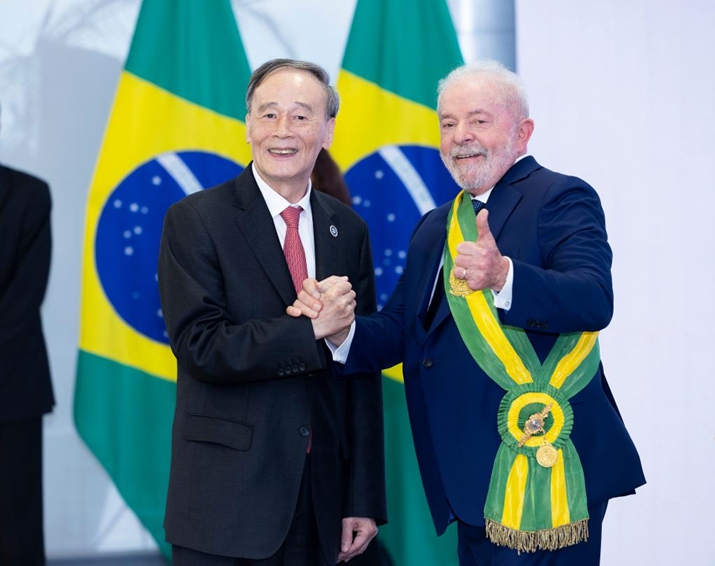 At the invitation of the Brazilian government, Chinese President Xi Jinping's Special Representative Vice President Wang Qishan attends the inauguration ceremony of Brazil's new President Luiz Inacio Lula da Silva in Brasilia, capital of Brazil, on January 1 (XINHUA)