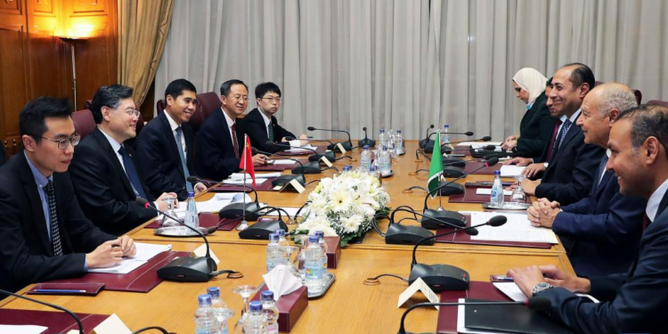 Chinese Foreign Minister Qin Gang (2nd L) holds talks with Arab League Secretary-General Ahmed Aboul Gheit (2nd R) in Cairo, Egypt, January 15, 2023. /Xinhua