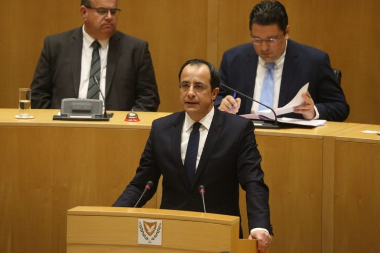 Nikos Christodoulides (front) speaks during a swearing-in ceremony at the parliament in Nicosia, Cyprus, on Feb 28, 2023. [Photo/Xinhua]