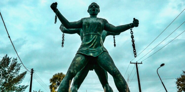 This colossal freedom statue stands in front of Nigeria's Badagry Heritage Museum in Lagos State. Badgery, a small town near Nigeria's border with Benin, was the site of a large slave port. SOLASLY/CC BY-SA 4.0