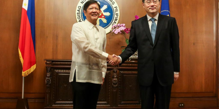 Philippine President Ferdinand Romualdez Marcos (L) meets with Chinese State Councilor and Foreign Minister Qin Gang in Manila, the Philippines on April 22, 2023. (Xinhua/Rouelle Umali)