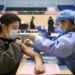 A citizen receives a dose of COVID-19 vaccine at a vaccination site in Yinchuan, capital city of Northwest China's Ningxia Hui autonomous region. [Photo/Xinhua]