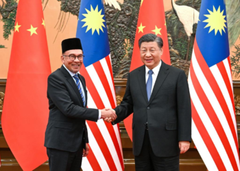 Chinese President Xi Jinping meets with Malaysia's Prime Minister Datuk Seri Anwar Ibrahim at the Great Hall of the People in Beijing, capital of China, March 31, 2023. (Xinhua/Rao Aimin)