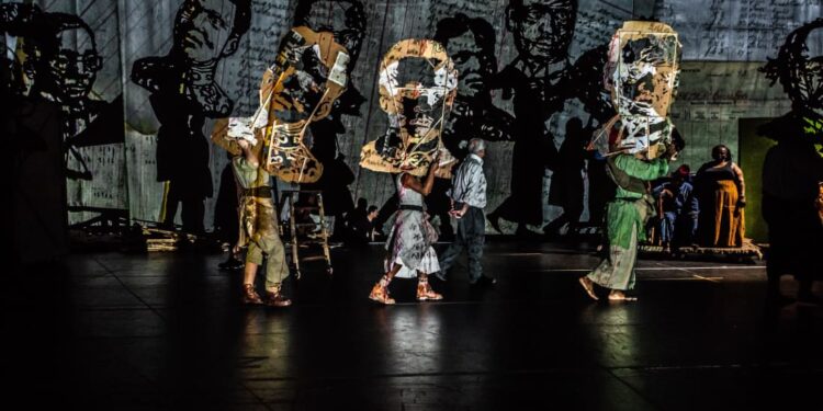 William Kentridge's show "The Head & The Load" explores the largely ignored history of African soldiers in World War I. After premiering in London in 2018, it is finally playing for audiences on the continent it pays tribute to, opening at the Joburg Theatre.Courtesy the Artist and Goodman Gallery/William Kentridge Studio/Stella Olivier