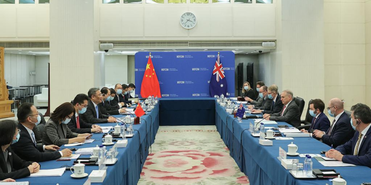 China's Minister of Commerce Wang Wentao co-chairs the 16th China-Australia Joint Ministerial Economic Commission with visiting Australian Trade Minister Don Farrell in Beijing, capital of China, May 12, 2023. (Xinhua/Zhang Yuwei)