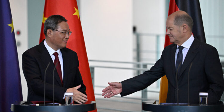 German Chancellor Olaf Scholz (R) and Chinese Premier Li Qiang shake hands after addressing a press conference at the end of German-Chinese economy consultations on June 20, 2023 at the Chancellery in Berlin. Photo: AFP