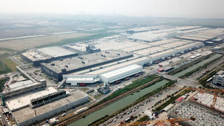 This aerial photo taken on Aug. 20, 2022 shows the Tesla Gigafactory in Lingang new area of the China (Shanghai) Pilot Free Trade Zone in east China's Shanghai. (Xinhua/Jin Liwang)
