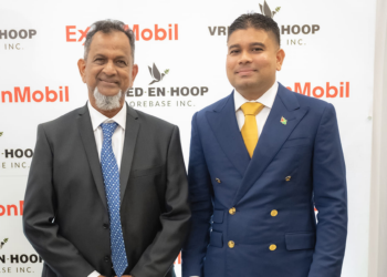 L-R Nazar Mohamed and Azruddin Mohamed