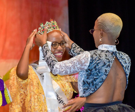 Kayshell Jennings being crowned Miss Emancipation Queen 2022