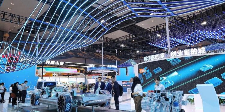 Photo shows a scene at the fifth Western China International Fair for Investment and Trade held in southwest China's Chongqing municipality, May 18, 2023. (People's Daily Online/Sun Kaifang)