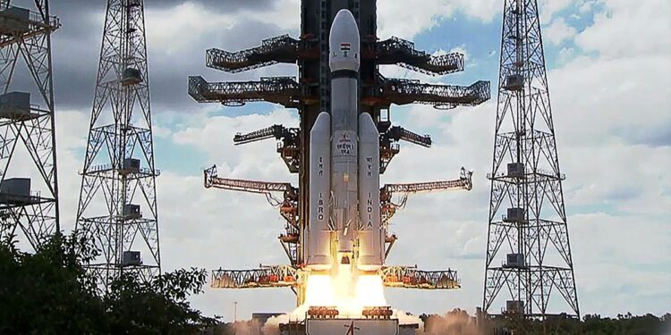 This screen grab taken from video footage from the Indian Space Research Organization (ISRO) via AFPTV on July 14, 2023 shows an ISRO rocket carrying the Chandrayaan-3 spacecraft lifting off from the Satish Dhawan Space Centre in Sriharikota, an island off the coast of southern Andhra Pradesh state. India on July 14 launched a rocket seeking to land an unmanned spacecraft on the surface of the Moon. Photo: VCG