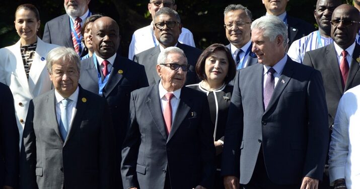 UN Secretary-General Antonio Guterres, Cuban revolutionary leader Raul Castro and Cuban President Miguel Diaz-Canel (L-R, front) pose for a group photo at the Summit of the Group of 77 (G77) and China in Havana, Cuba, on September 15 (XINHUA)