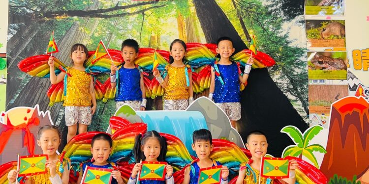 Children enjoy a Grenadian exhibit and feature activities at the Culture Day held at Learnroom International Kindergarten in Beijing. Photo: Courtesy of Chad Vincent John