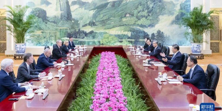Chinese President Xi Jinping meets with a U.S. congressional delegation led by Senate Majority Leader Chuck Schumer in Beijing, China, October 9, 2023. /Xinhua