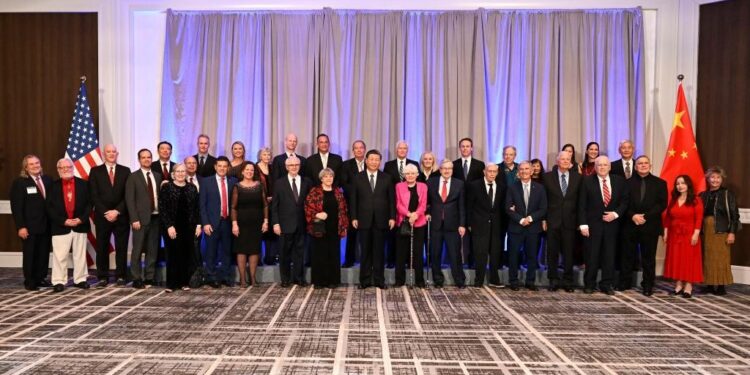 Chinese President Xi Jinping meets and poses for a group photo with representatives of friendly personages before attending Welcome Dinner by Friendly Organizations in the United States, in San Francisco, the United States, Nov. 15, 2023. (Xinhua/Xie Huanchi)