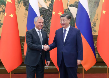 Chinese President Xi Jinping meets with Chairman of the Russian State Duma Vyacheslav Volodin at the Great Hall of the People in Beijing, capital of China, on November 22 (XINHUA)