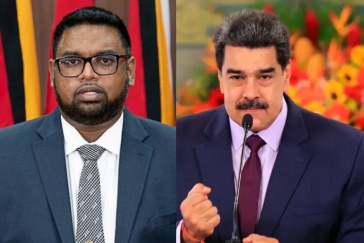Guyana President Ali (L) and Venezuela President Maduro (R)