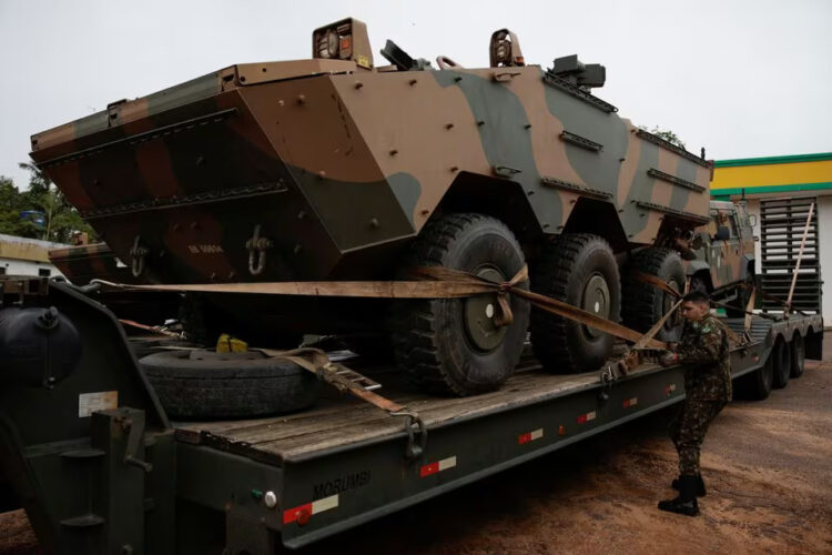 [1/5] Brazil's army moves armored vehicles from Manaus to Boa Vista to reinforce the border with Venezuela and Guyana due to tensions over Venezuelan claims to the Esequibo region, in Manaus Brazil, February 2, 2024. REUTERS/Bruno Kelly Acquire Licensing Rights