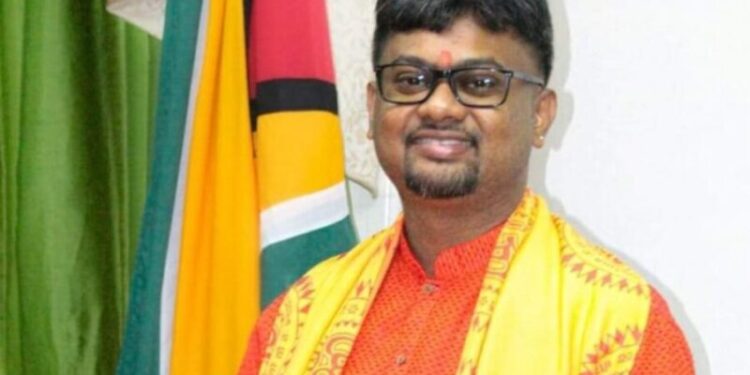 Pandit Ubraj Narine
Religious Secretary