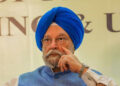 Hardeep Singh Puri, Union minister for petroleum and natural gas, on Monday distributed letters of intent to successful bidders of the 12th city gas distribution bidding round. (PTI)
