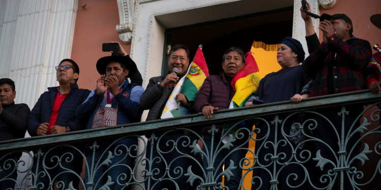Bolivian President Luis Arce greets his supporters on a balcony of the government palace, La Paz, Bolivia, June 26, 2024. /CFP