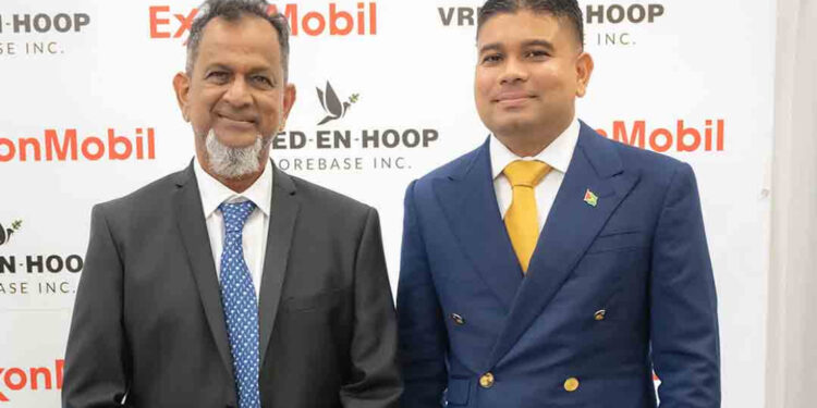 L-R Nazar "Shell" Mohamed and Azzruddin Mohamed