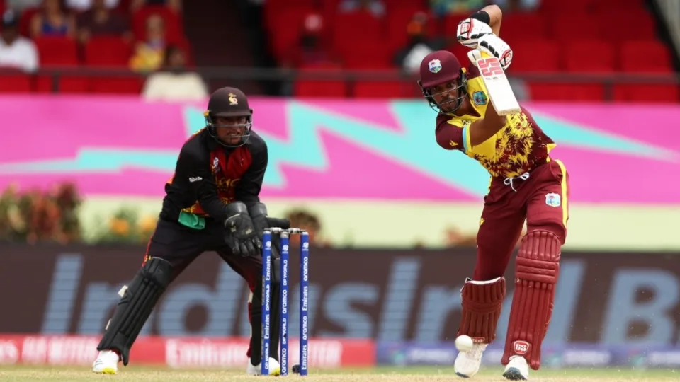 Roston Chase assessed conditions perfectly•ICC via Getty Images