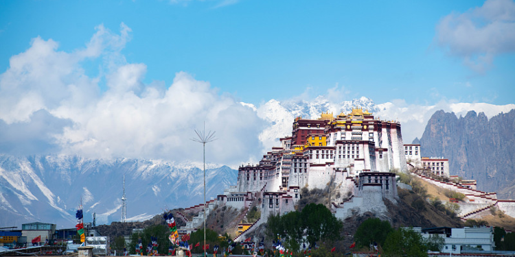 The Potala Palace in Lhasa City, capital of southwest China's Xizang Autonomous Region, April 25, 2023. /CFP