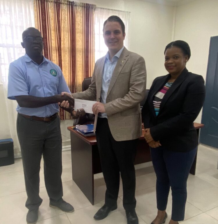 Rafael Fumis, Country Manager of MODEC in Guyana, presented the donation to Lieutenant Colonel (Ret’d) Mark Thomas, Deputy Director General of the CDC, in the presence of Onicka Jones, Stakeholder, Socioeconomic and Local Content Manager of MODEC in Guyana.