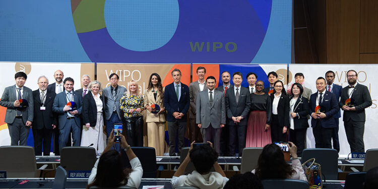 Representatives from the nine winning companies at the awards ceremony (photo: WIPO/Martin).