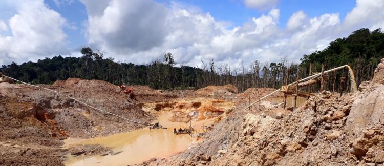 Cuyuni River Guyana gold mining (USGS photo)