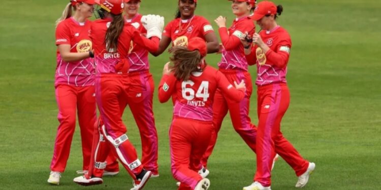 Hayley Matthews and Welsh Fire teammates celebrate a wicket.Getty Images