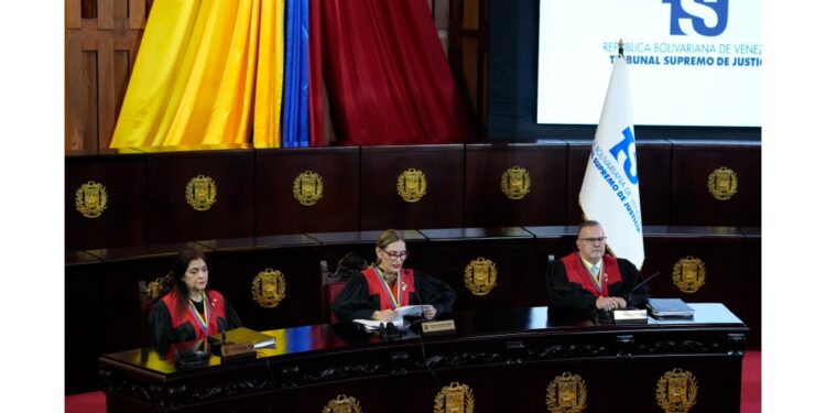 Supreme Court President Caryslia Rodriguez speaks at the Court which is performing an audit of the disputed results of the presidential election in Caracas, Venezuela, Thursday, August 22, 2024. Photo: AP/Ariana Cubillos