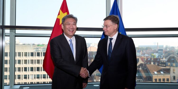 Chinese Minister of Commerce Wang Wentao and the European Commission Executive Vice President and Trade Commissioner Valdis Dombrovskis