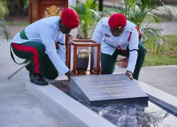 Sir Shridath Ramphal’s ashes being interred (DPI photo)