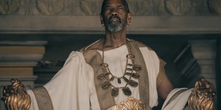 Denzel Washington as Macrinus in a scene from "Gladiator II."Aidan Monaghan / Paramount Pictures