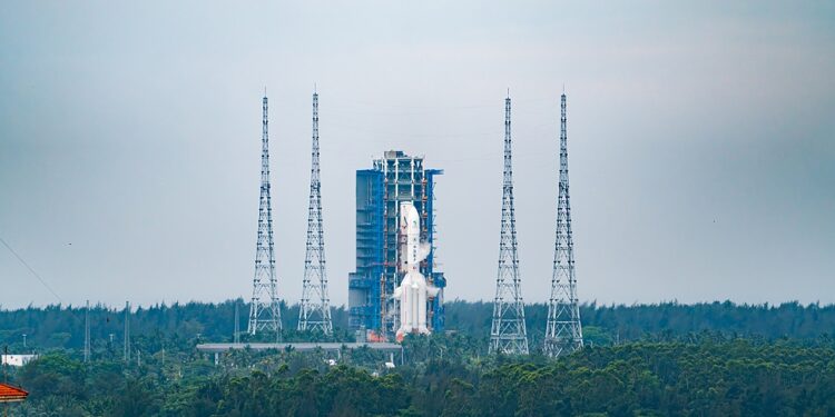 China launches the Chang'e-6 lunar mission from the Wenchang Spacecraft Launch Site in south China's Hainan Province, May 3, 2024. /CFP