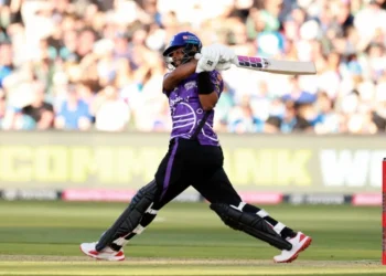 Shai Hope strikes