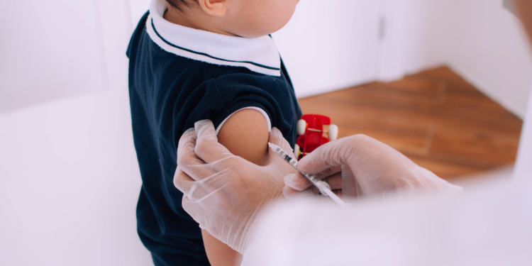 A child being vaccinated. /CFP