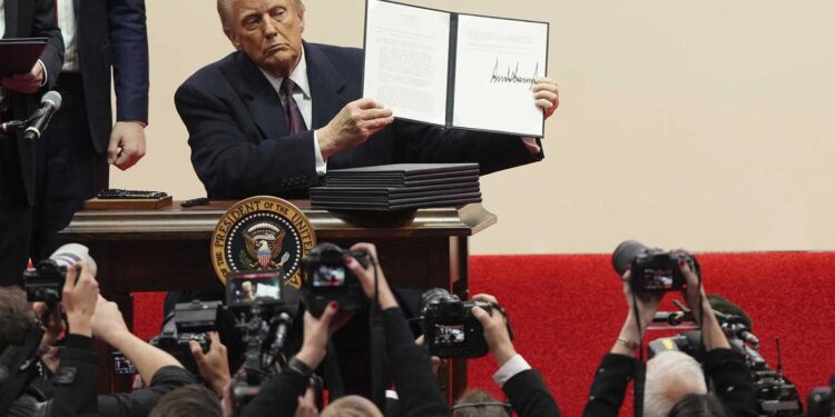 UNITED STATES |Trump Targets 14th Amendment, Moves to End Birthright Citizenship by Executive Order