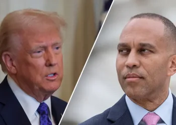 From left- U.S President Donald Trump and U.S House Minority Leader Congressman Hakeem Jeffries (Reuters photo)