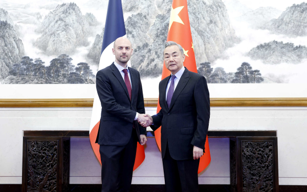 Chinese Minister of Foreign Affairs Wang Yi (R) shakes hands with French Minister for Europe and Foreign Affairs Jean-Noel Barrot in Beijing, China, March 27, 2025. /Chinese Foreign Ministry