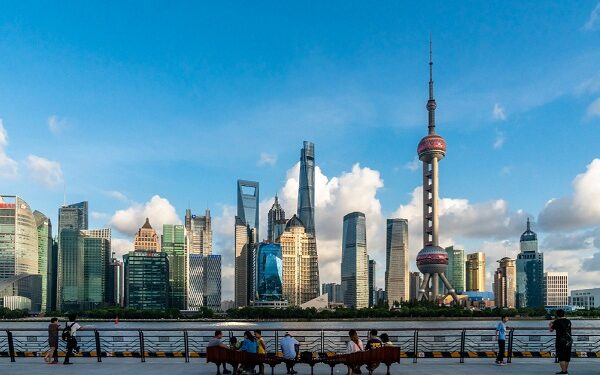 Lujiazui, Shanghai's financial center, forms a perfect backdrop to Shanghai's Bund. [Wang Gang/For China Daily]