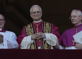 Newly elected Pope Leone XIV appears at the balcony of St. Peter's Basilica at the Vatican, Thursday, May 8, 2025. Andrew Medichini/AP